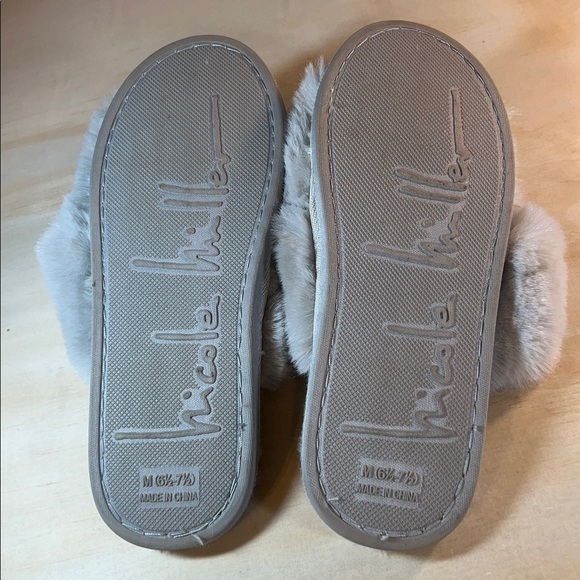 Nicole miller Fuzzy Gray Slippers Sz 6.5 to 7.5 - Picture 5 of 5